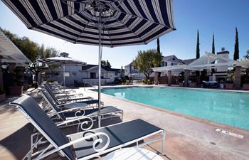 Refreshing spa & pool lounge